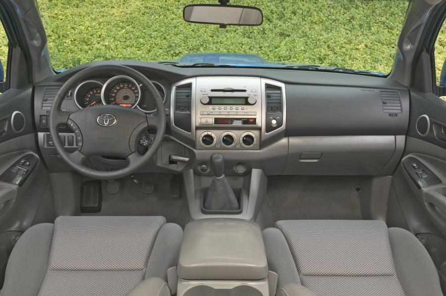  Toyota Tacoma X-Runner in Speedway Blue 2005 года  (фото 9 из 25)